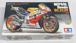 画像1: 1/12　レプソルHonda　RC213V '14 (1)