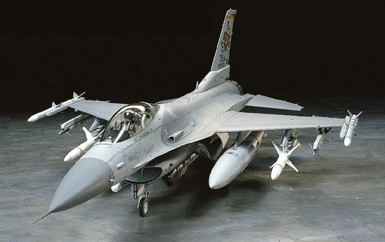 1/32 F-16CJ ファイティングファルコン - サン星